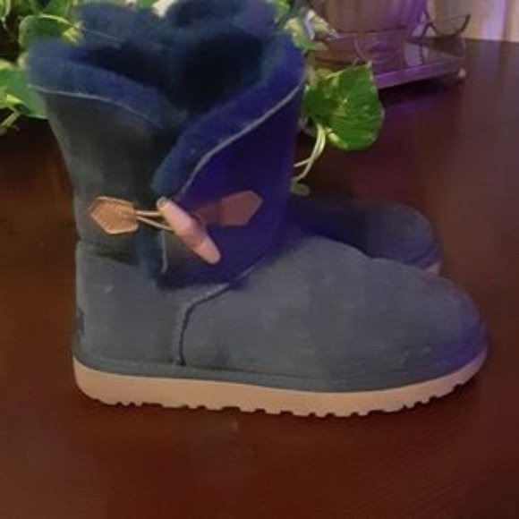 UGG S7 Navy Boots - Picture 2 of 6